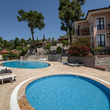 Marvelous House With Balcony And Mountain View Close To Inlice Beach In 公寓 *