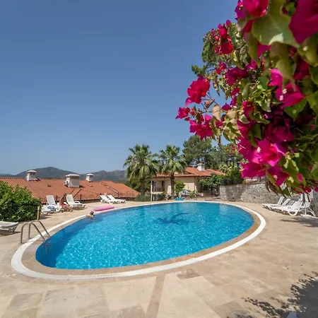 Marvelous House With Balcony And Mountain View Close To Inlice Beach In 公寓