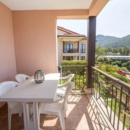 Marvelous House With Balcony And Mountain View Close To Inlice Beach In * 戈西克